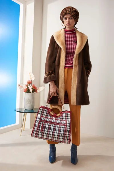 Look 28